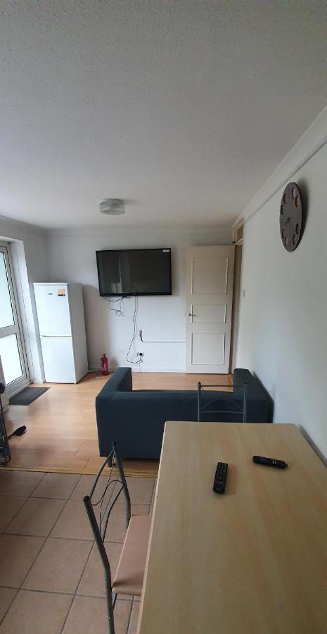 Spacious And Serene Stay Near Milton Keynes Centre Willen Exterior foto